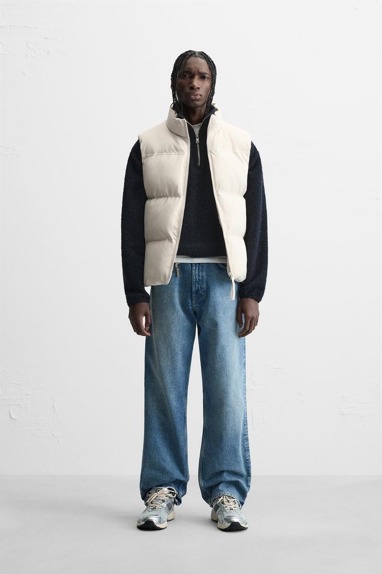 WHITE SLEEVELESS DOWN JACKET