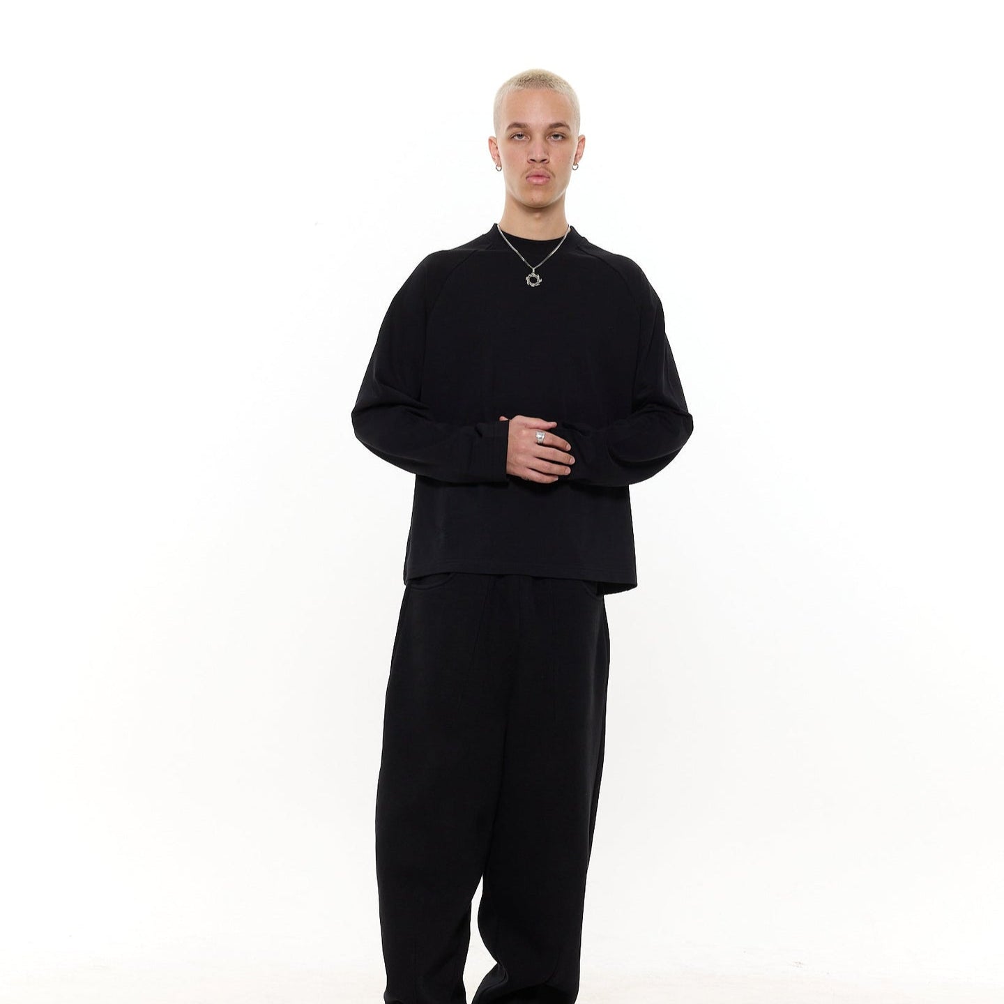 LONG SLEEVE T-SHIRT – BLACK